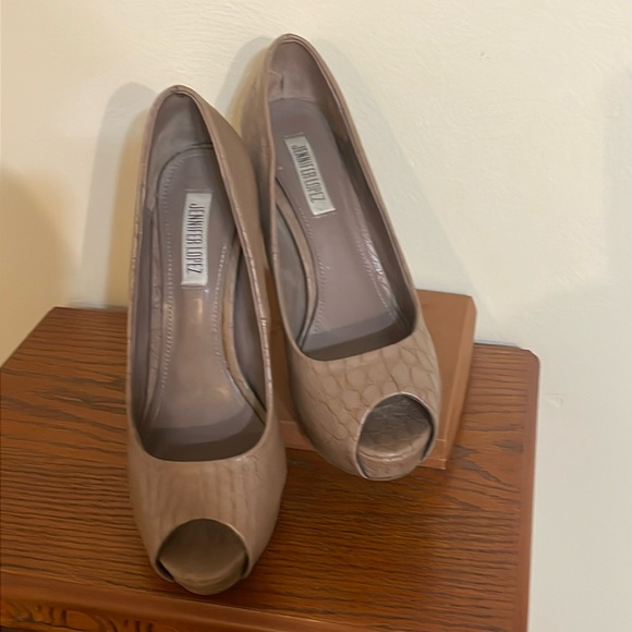 Jennifer Lopez Platform Size 8.5 - Picture 1 of 7